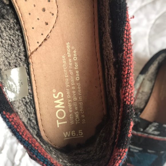 🌻TOMS - Picture 2 of 3